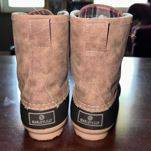 Duck boots, Waterproof boot by marleylilly, size nine. NWOT. - Picture 2 of 8